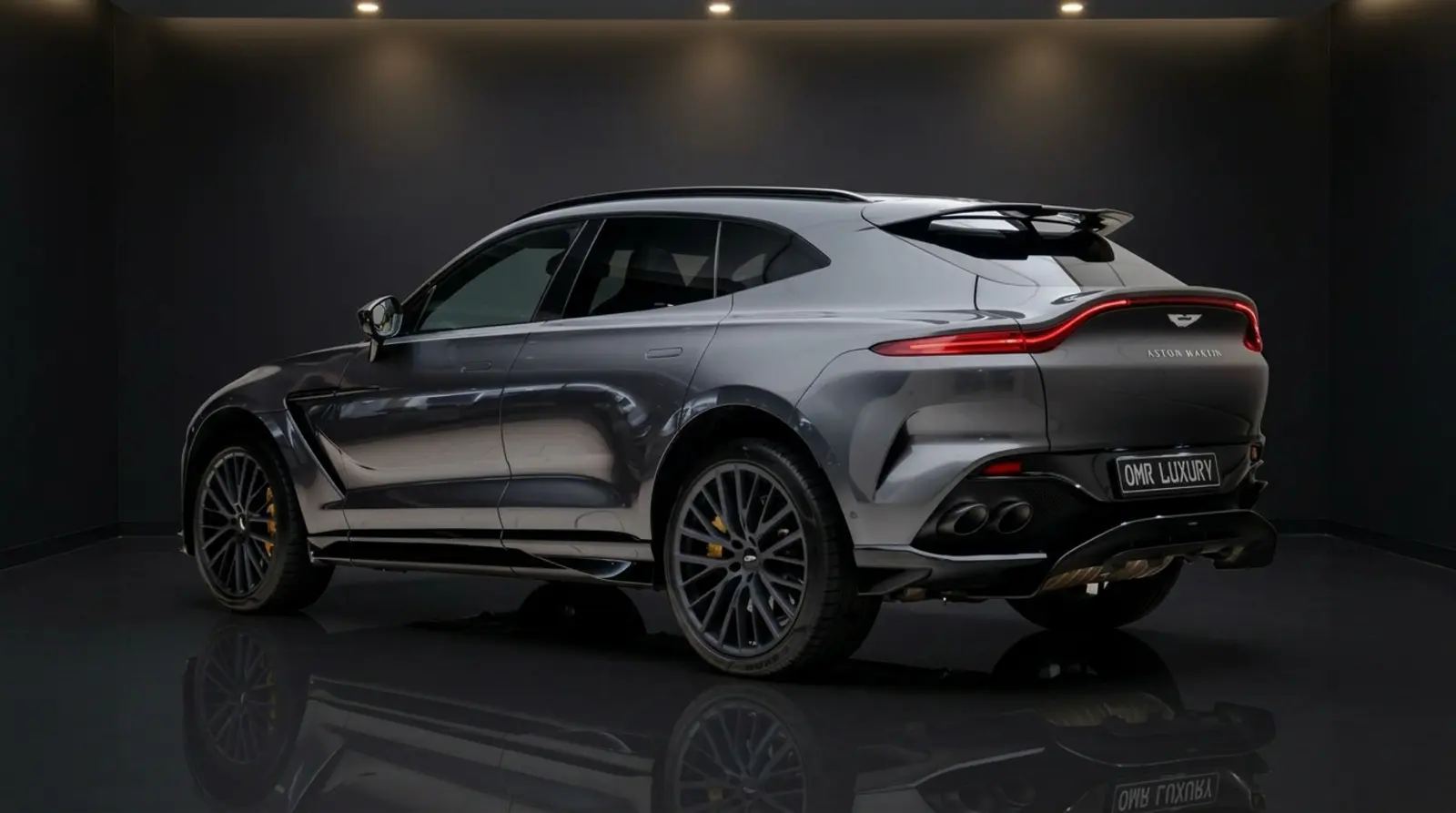 Aston Martin DBX707