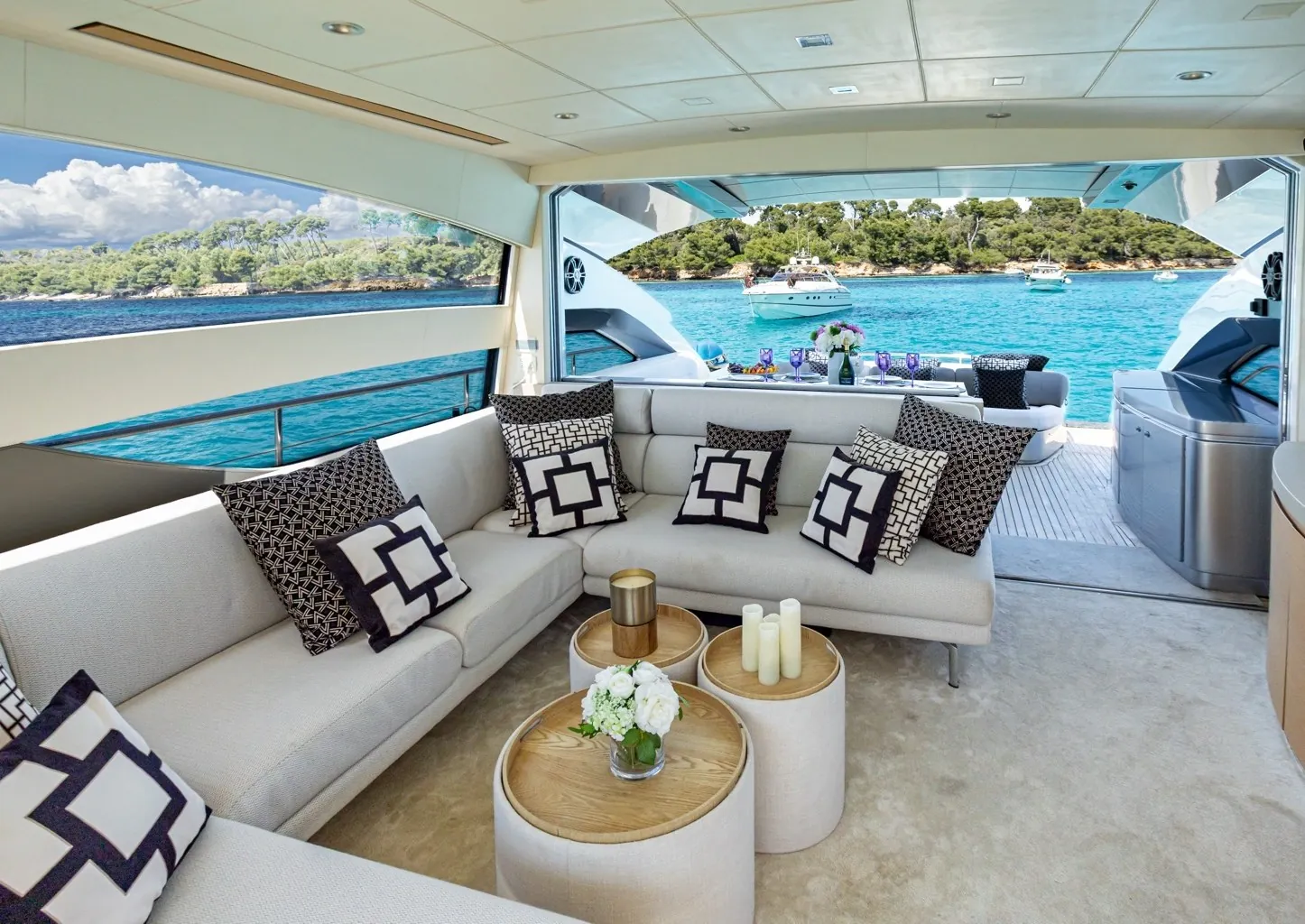 Pershing 64 — 2